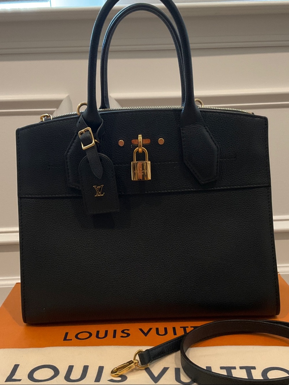 Louis Vuitton Black leather City Steamer MM Gold Hardware - Picture 1 of 13